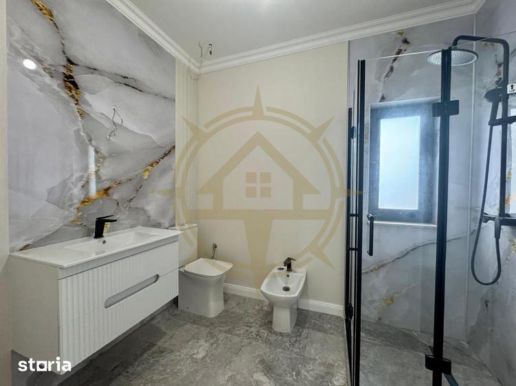 Casă cu 5 camere cu Teren 600 Mp în Central