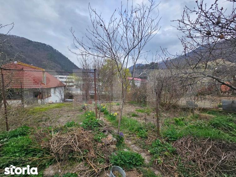 Casă cu 4 camere cu Teren 400 Mp în Central