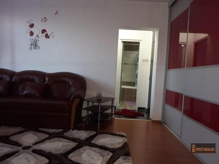 Apartament cu 2 camere semidecomandat în City Park Mall