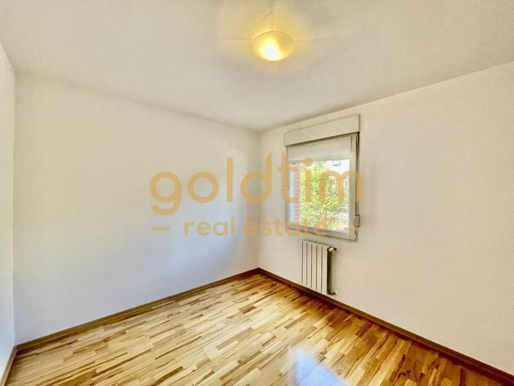 Duplex cu 6 camere cu Piscina în Iancu Nicolae
