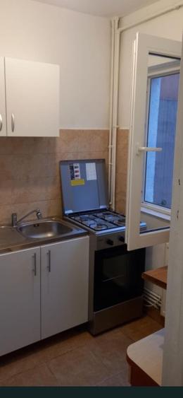 Garsoniera renovata- spatioasa- Bartolomeu - 6
