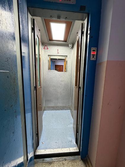 Apartament cu 3 camere semidecomandat în Titan