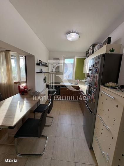 Apartament cu 3 camere decomandat în Decebal