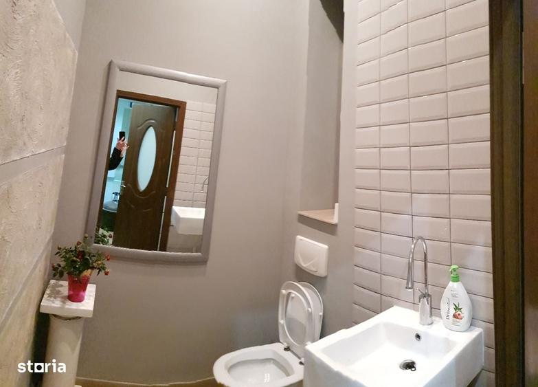 Spațiu comercial, de 64 mp, în Central