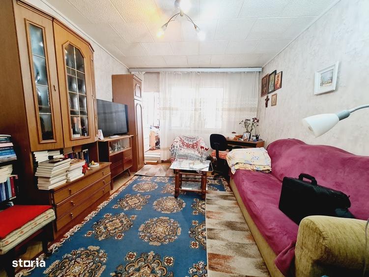 Apartament cu 2 camere decomandat în Podu Roș