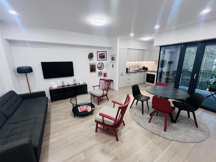 Apartament cu 2 camere semidecomandat, mobilat în Moșilor