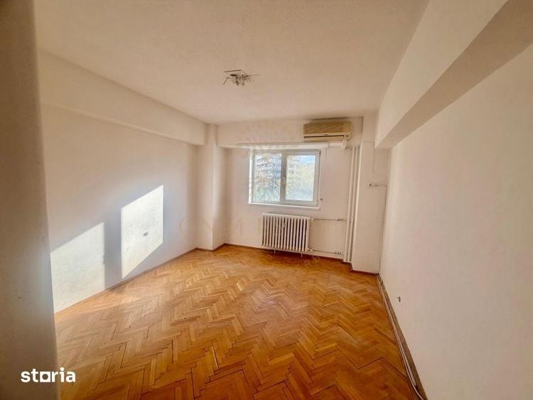 Apartament cu 4 camere decomandat în 13 Septembrie