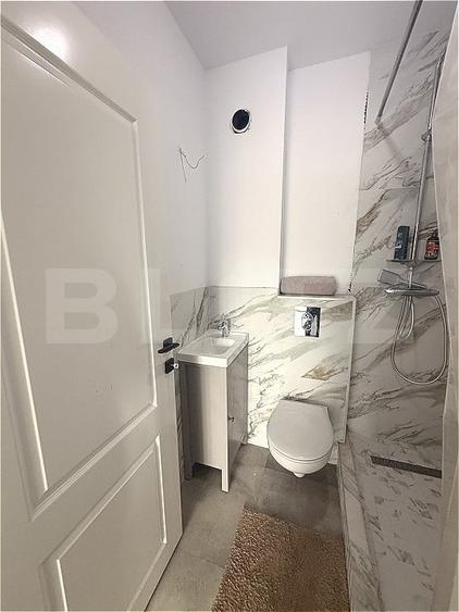 Apartament cu 3 camere semidecomandat, mobilat în Florești