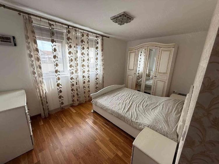 Apartament cu 3 camere decomandat în Bună Ziua