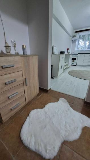 Garsonieră decomandată în Central