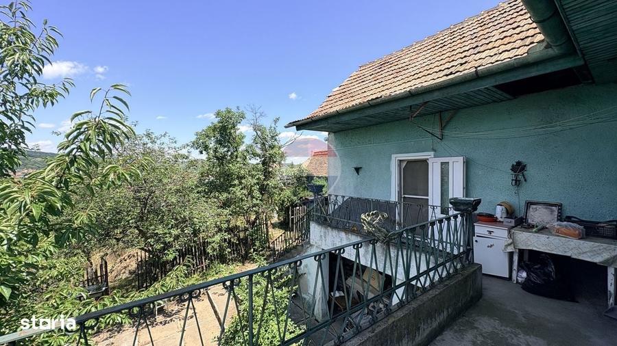 Casă cu 4 camere în Central