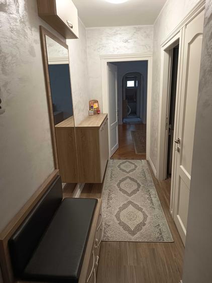 Apartament cu 3 camere semidecomandat în Fălticeni