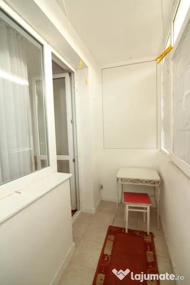 Apartament cu 3 camere semidecomandat în Nord