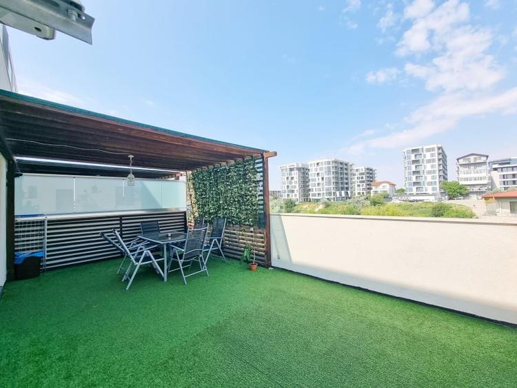 Penthouse cu 2 camere decomandat, mobilat în Mamaia-Sat