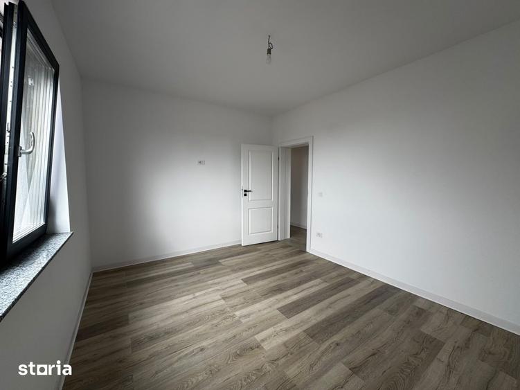 Casă cu 5 camere cu Teren 500 Mp în Bârnova