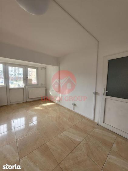 Apartament cu 4 camere în Casa de Cultură