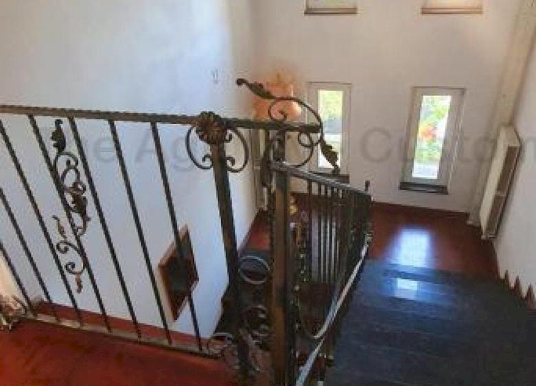 Casă individuală cu 5 camere cu Canalizare în Corbeanca