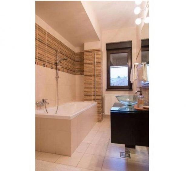 Apartament cu 3 camere decomandat în Vitan