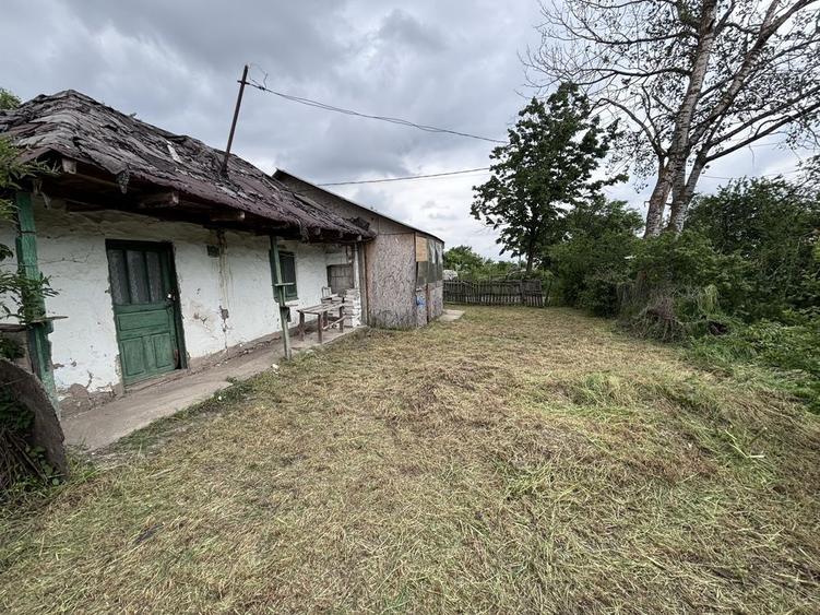 Teren de 2461 mp, în Sârbeni