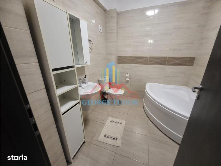 Apartament cu 2 camere decomandat în Roșu