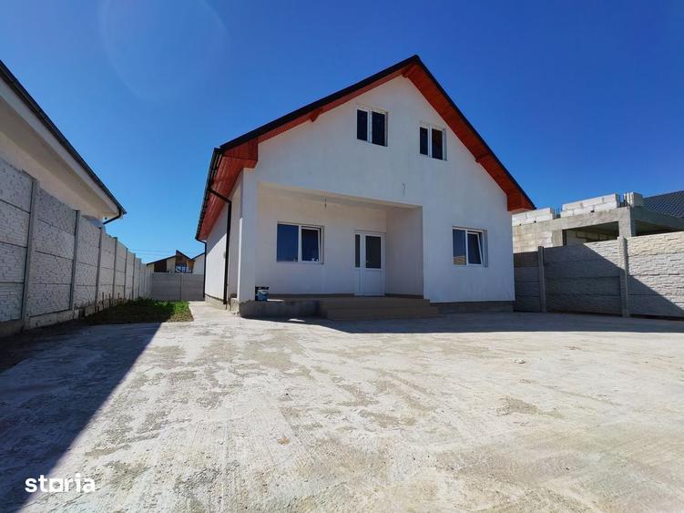 Casă cu 3 camere cu Teren 300 Mp în Lumina