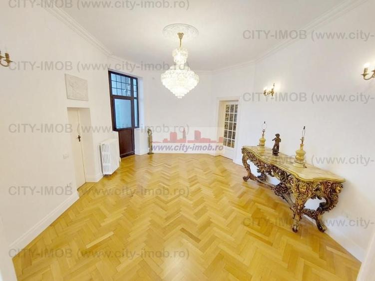Apartament cu 4 camere circular în Armeneasca