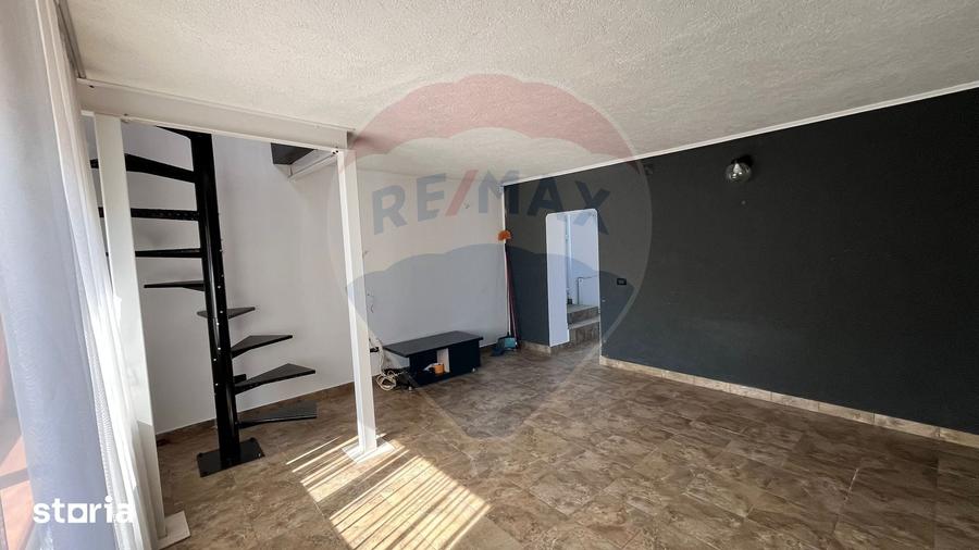 Casă cu 3 camere cu Teren 300 Mp în Iorga