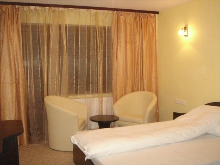 Casă cu 17 camere cu Teren 1890 Mp în Predeal