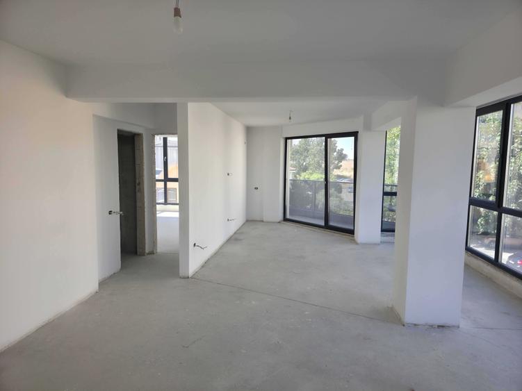 Apartament cu 2 camere decomandat în Tomis Plus