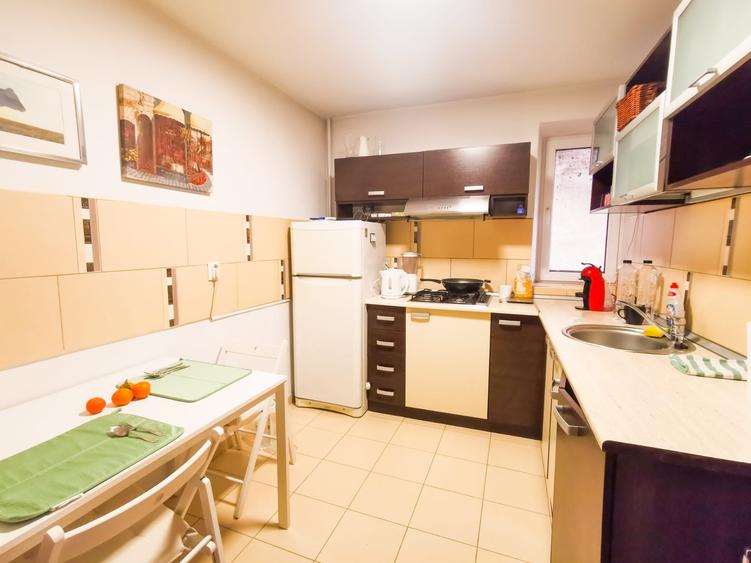 Apartament cu 2 camere semidecomandat, mobilat în Tineretului