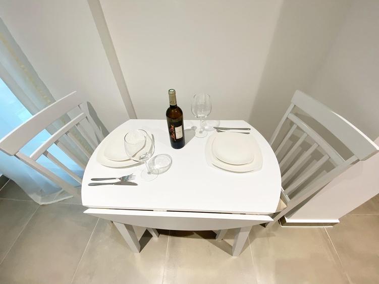 Apartament cu 2 camere decomandat în Sisești