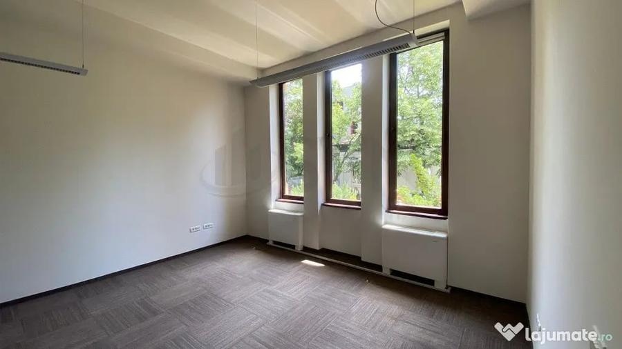 Casă cu 4 camere cu Teren 368 Mp în Armeneasca