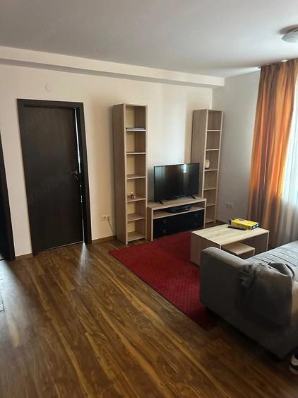 Apartament cu 4 camere decomandat în Cornișa