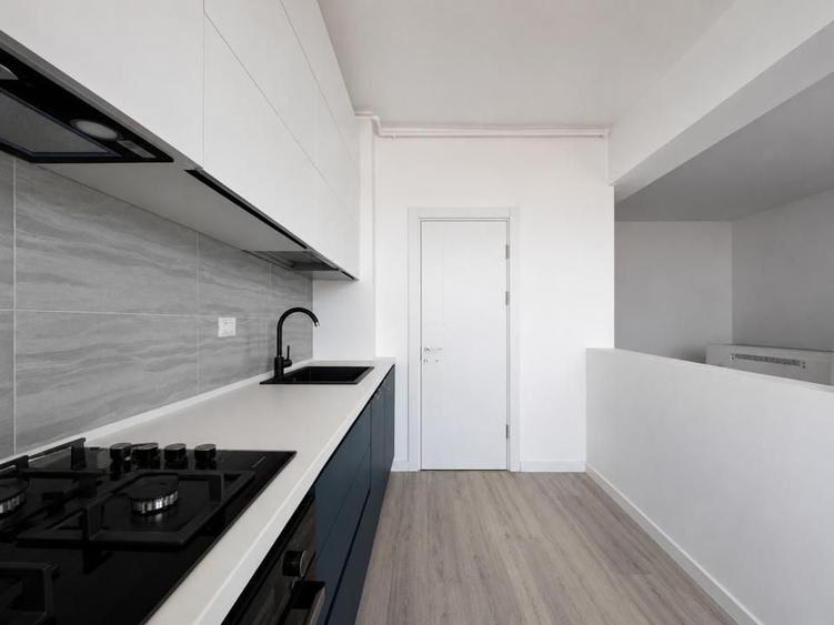 Apartament cu 3 camere decomandat în Titan