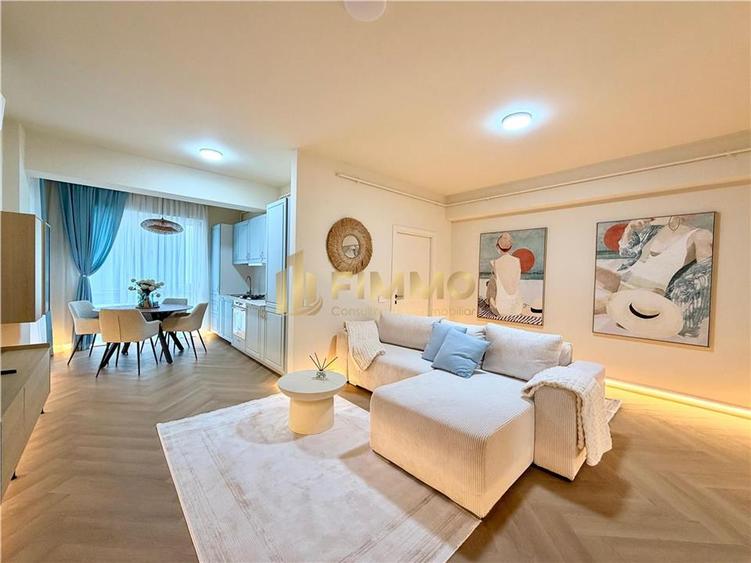 Apartament cu 3 camere semidecomandat în Central