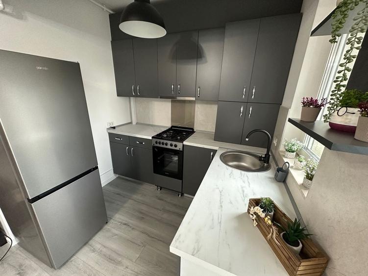 Apartament cu 3 camere decomandat în Aradului