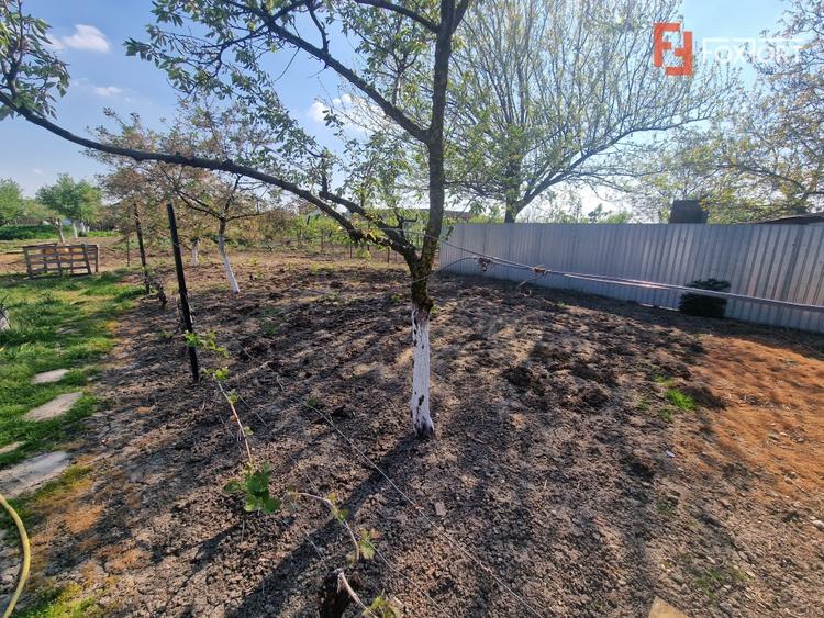 Casă individuală cu 7 camere cu Canalizare în Ultracentral