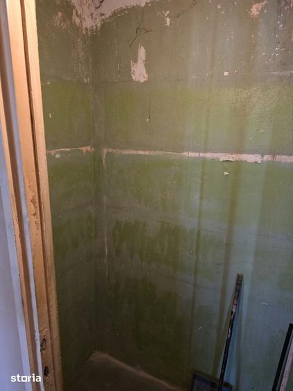 Apartament cu 3 camere semidecomandat în Titan