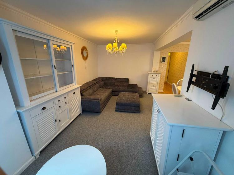 Apartament cu 3 camere decomandat în Dacia