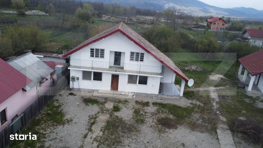 Casă cu 6 camere cu Teren 450 Mp în Tismana