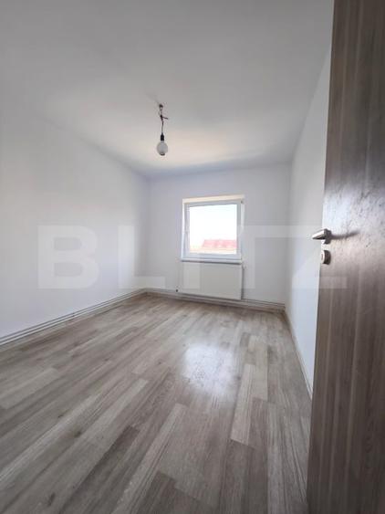 Apartament cu 4 camere decomandat, mobilat în Odobescu