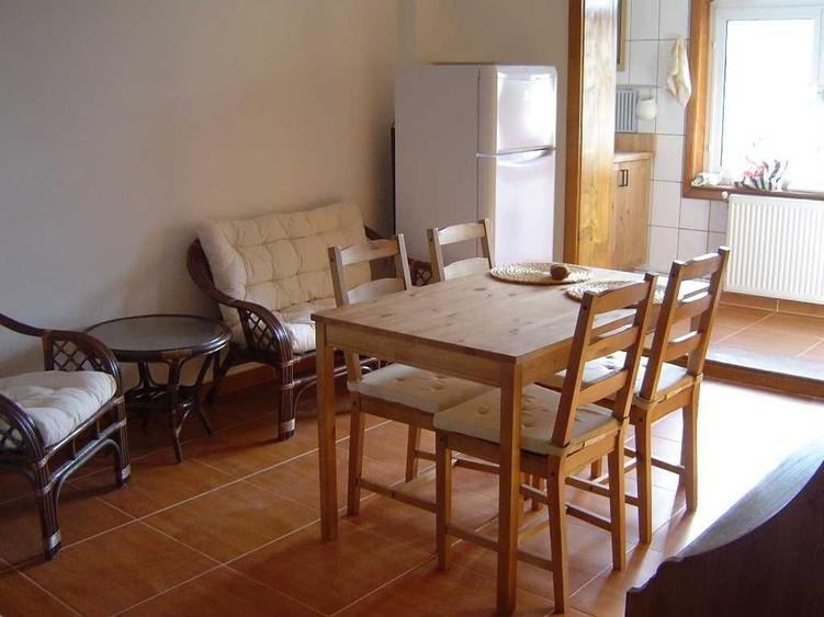 Apartament cu 2 camere decomandat, mobilat în Orizont