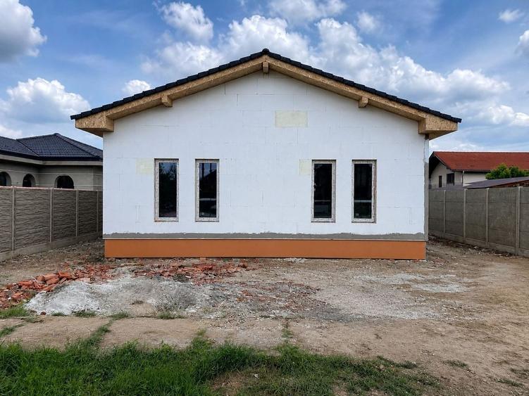 Duplex cu 3 camere cu Canalizare în Giroc