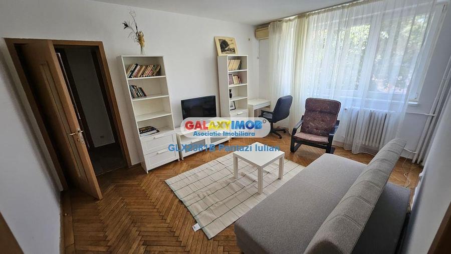 Apartament cu 3 camere semidecomandat în Titan