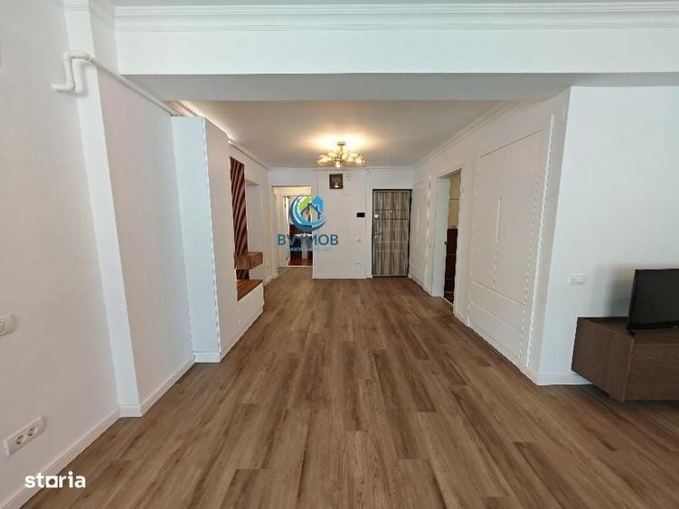 Apartament cu 3 camere decomandat în Răcădău