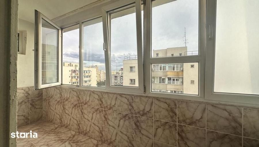 Apartament cu 3 camere semidecomandat în Obor