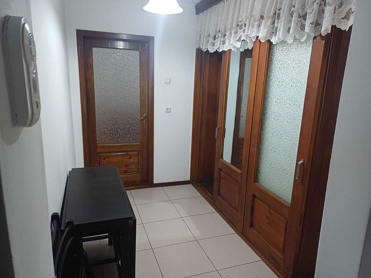 Apartament cu 2 camere semidecomandat în Micro III