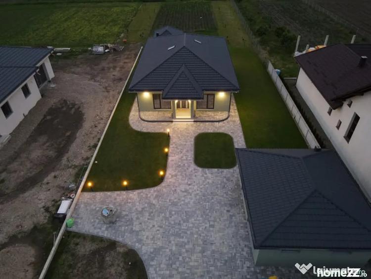 Casă cu 5 camere cu Teren 2000 Mp în Volovăț