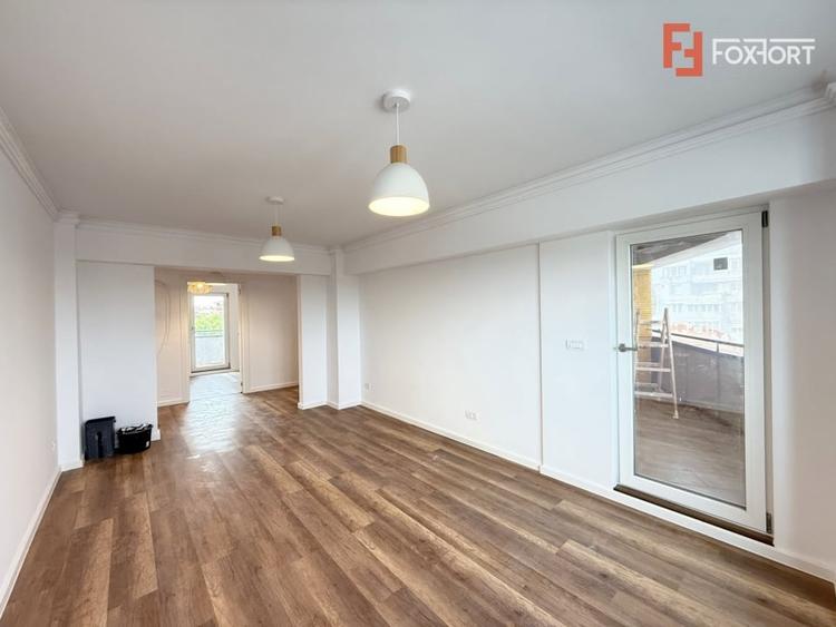 Apartament cu 4 camere decomandat în Șagului