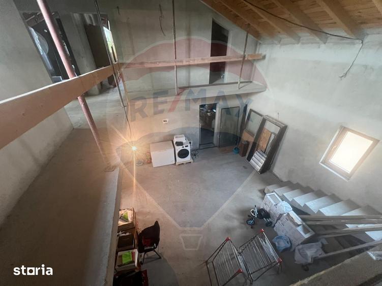 Casă cu 6 camere cu Teren 1615 Mp în Central